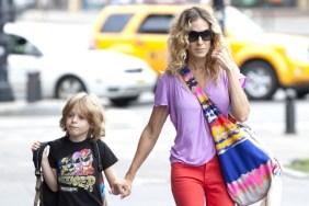 Sarah Jessica Parker, purple top, lavendar tshirt, coral pants, pink pants, tote bag, colorful purse